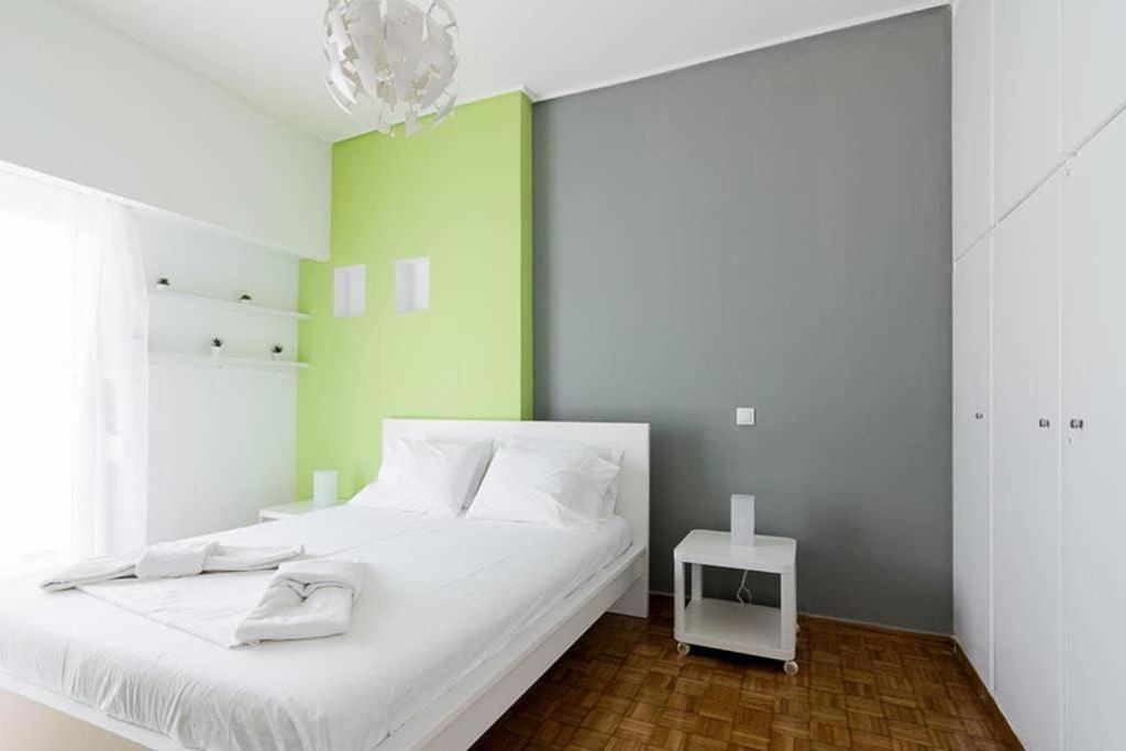 شقة Sunlit 2Br Oasis In Metaxourghio 3Min From Metro أثينا المظهر الخارجي الصورة