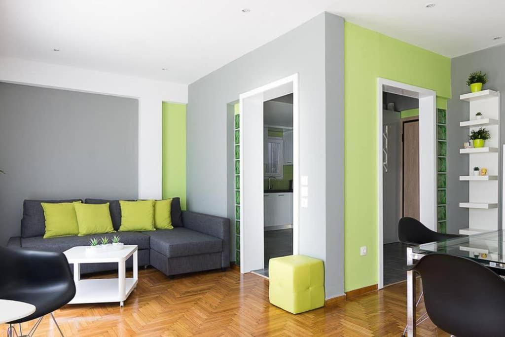 شقة Sunlit 2Br Oasis In Metaxourghio 3Min From Metro أثينا المظهر الخارجي الصورة