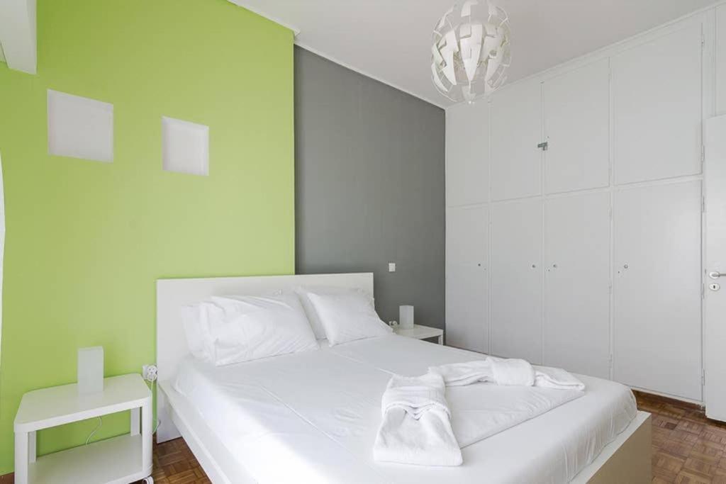 شقة Sunlit 2Br Oasis In Metaxourghio 3Min From Metro أثينا المظهر الخارجي الصورة