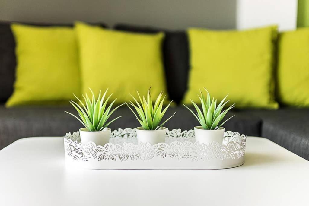 شقة Sunlit 2Br Oasis In Metaxourghio 3Min From Metro أثينا المظهر الخارجي الصورة