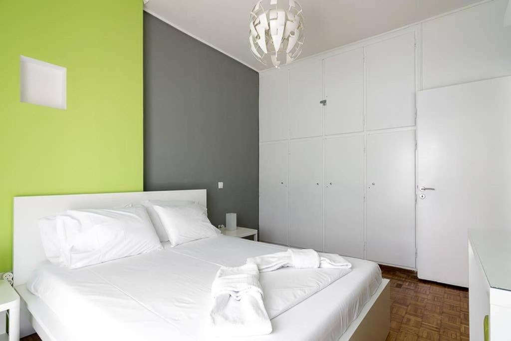 شقة Sunlit 2Br Oasis In Metaxourghio 3Min From Metro أثينا المظهر الخارجي الصورة