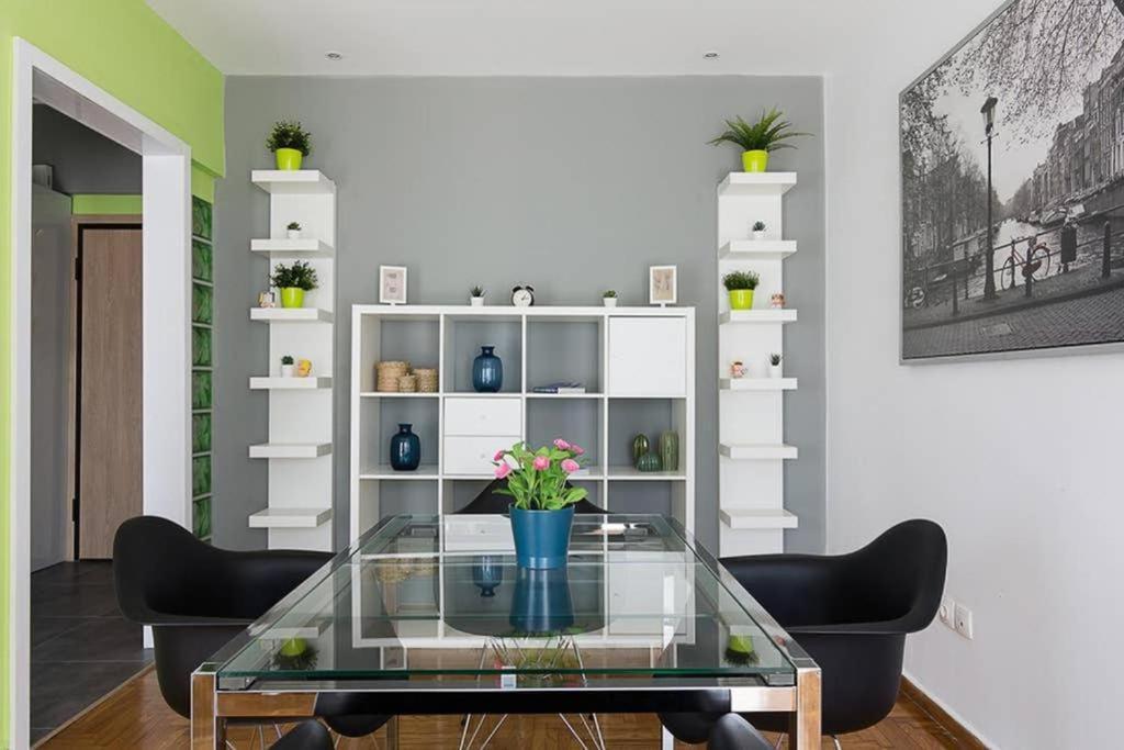 شقة Sunlit 2Br Oasis In Metaxourghio 3Min From Metro أثينا المظهر الخارجي الصورة
